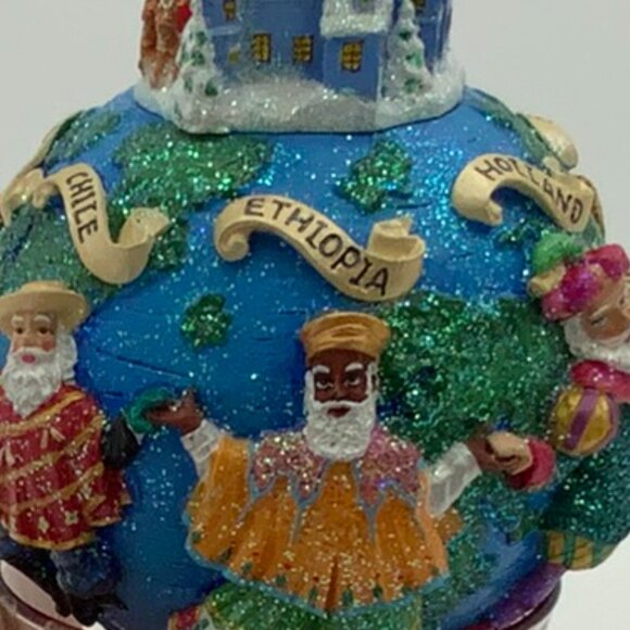 Christopher Radko Santa’s Around the World II Christmas Ornament - Picture 6 of 11